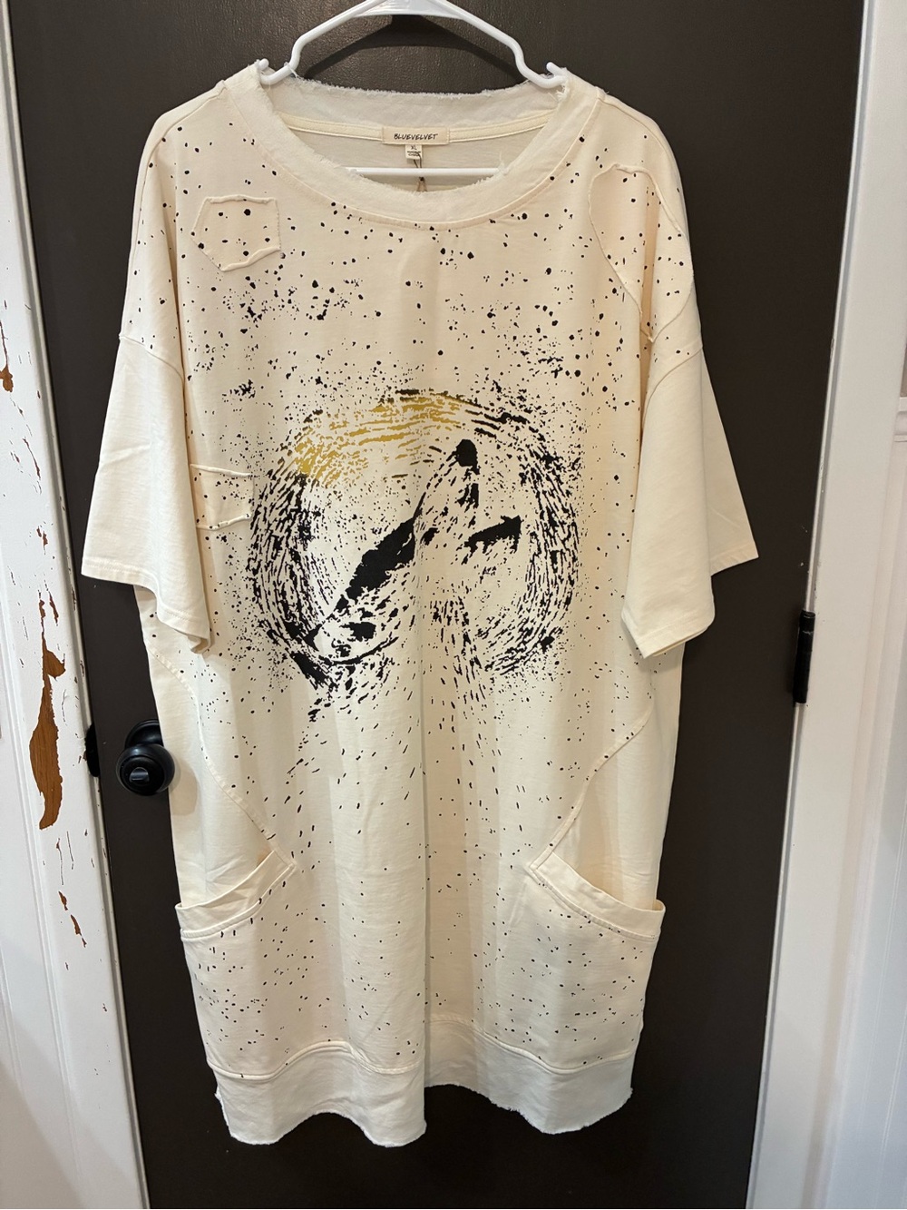 Blue Velvet big, soft, thick and 💯 COTTON Cream Short-Sleeve Graphic Tunic